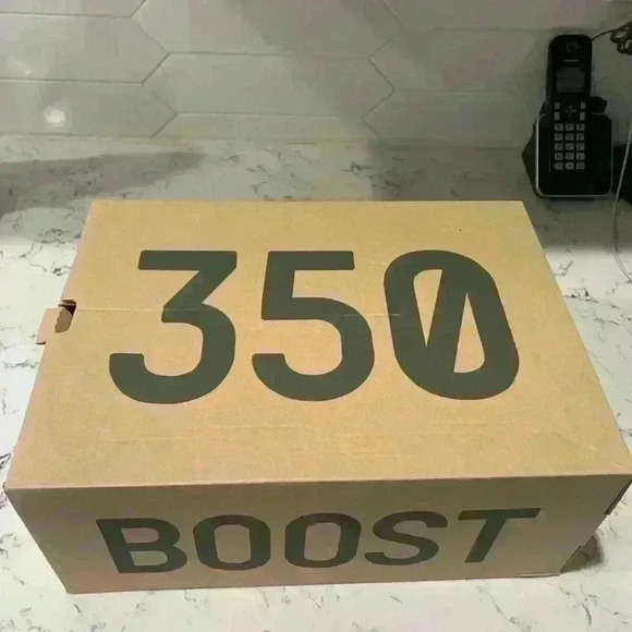 Yeezy Boost 350 V2 size 11 - Picture 6 of 10